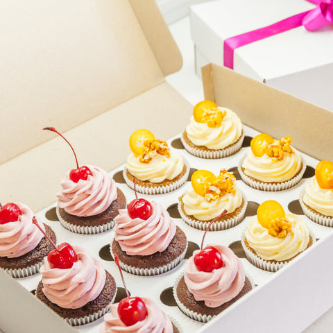 Cupcake Box and Tray 25ct White | Bag